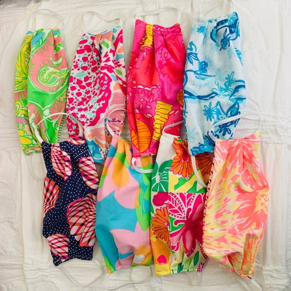 1 Lilly Pulitzer Authentic Fabric Mask - Picture 2 of 2